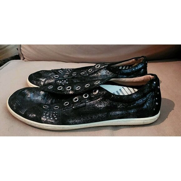 Taos Women's Freedom Sneaker Size 10 Casual Walking Shoe Black Metallic Leather - Picture 5 of 8